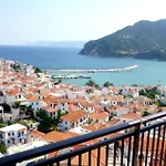 Denise 2* Skopelos stad