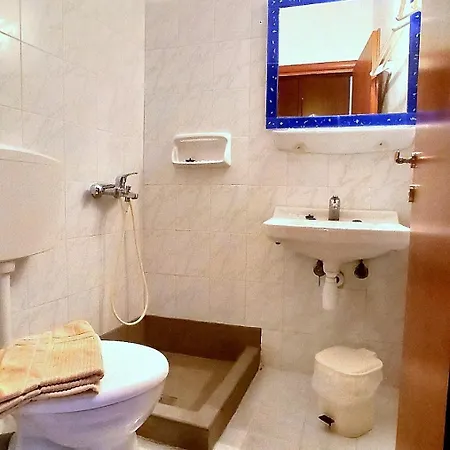 Ξενοδοχείο Denise 2*