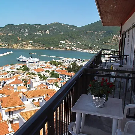 Denise 2* Skopelos Town