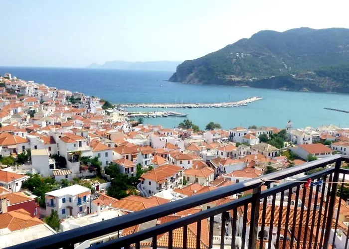 Denise 2* Skopelos Town