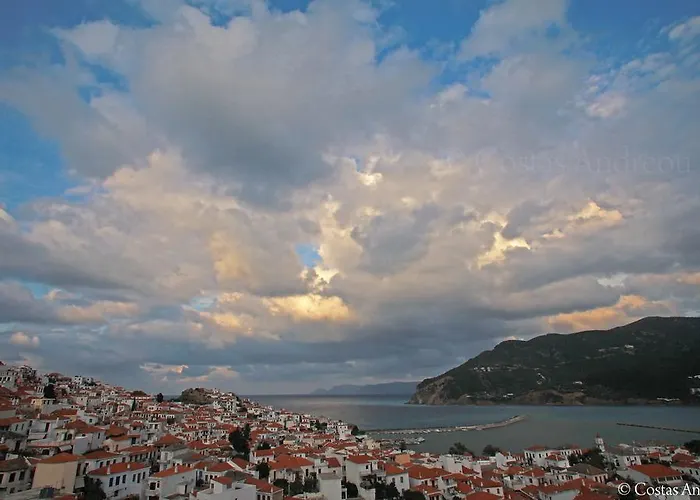 Denise 2* Skopelos stad