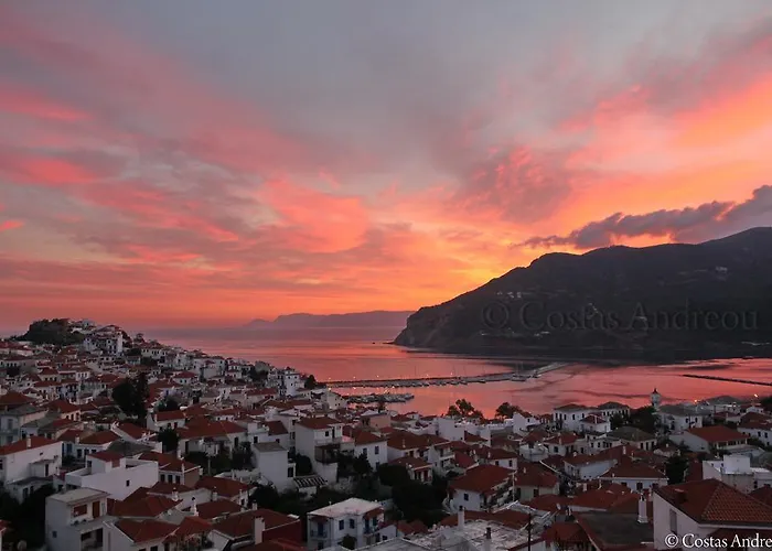 Denise 2* Skopelos Town