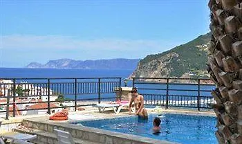 Denise 2* Skopelos Town